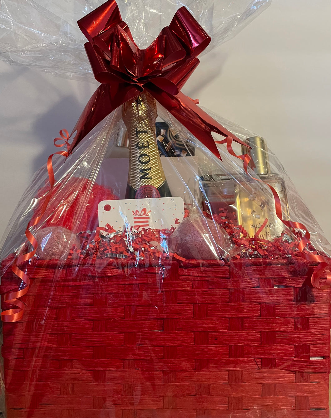 Red Moët  basket