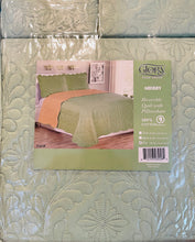 Load image into Gallery viewer, Sherry Reversible Quilt
